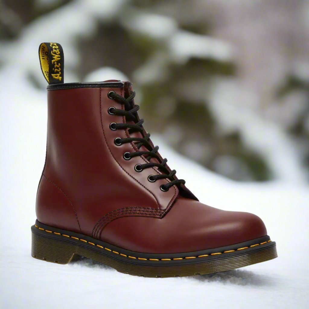 MARTIN - ELEGANT LACE-UP BOOTS